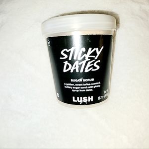 Lush Sticky Dates Body Scrub